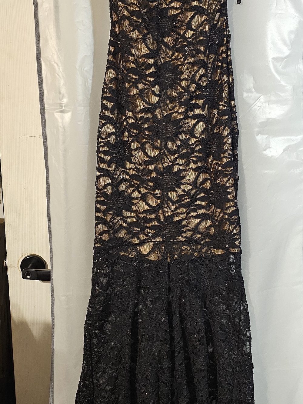 Black Lace Mermaid Formal Dress with Nude Lining